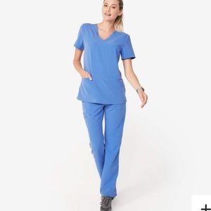 Figs Casma 3 Pocket Scrub top